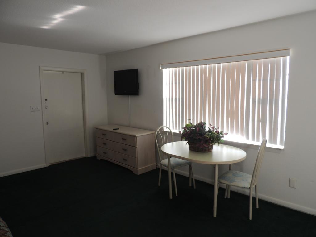 Rodeway Inn & Suites Winter Haven Chain Of Lakes 部屋 写真
