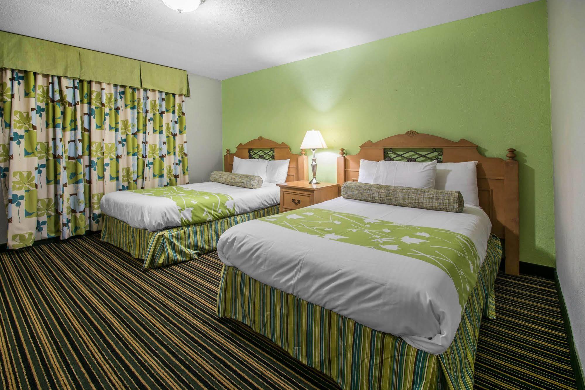 Rodeway Inn & Suites Winter Haven Chain Of Lakes エクステリア 写真