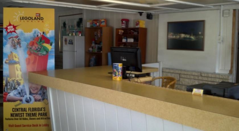 Rodeway Inn & Suites Winter Haven Chain Of Lakes エクステリア 写真