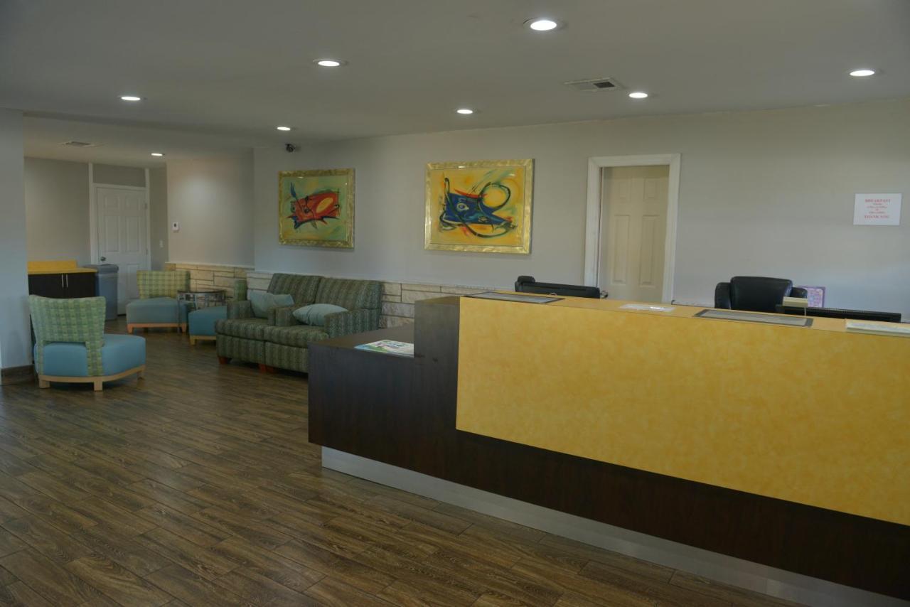 Rodeway Inn & Suites Winter Haven Chain Of Lakes エクステリア 写真