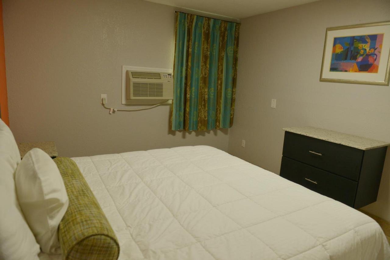 Rodeway Inn & Suites Winter Haven Chain Of Lakes エクステリア 写真