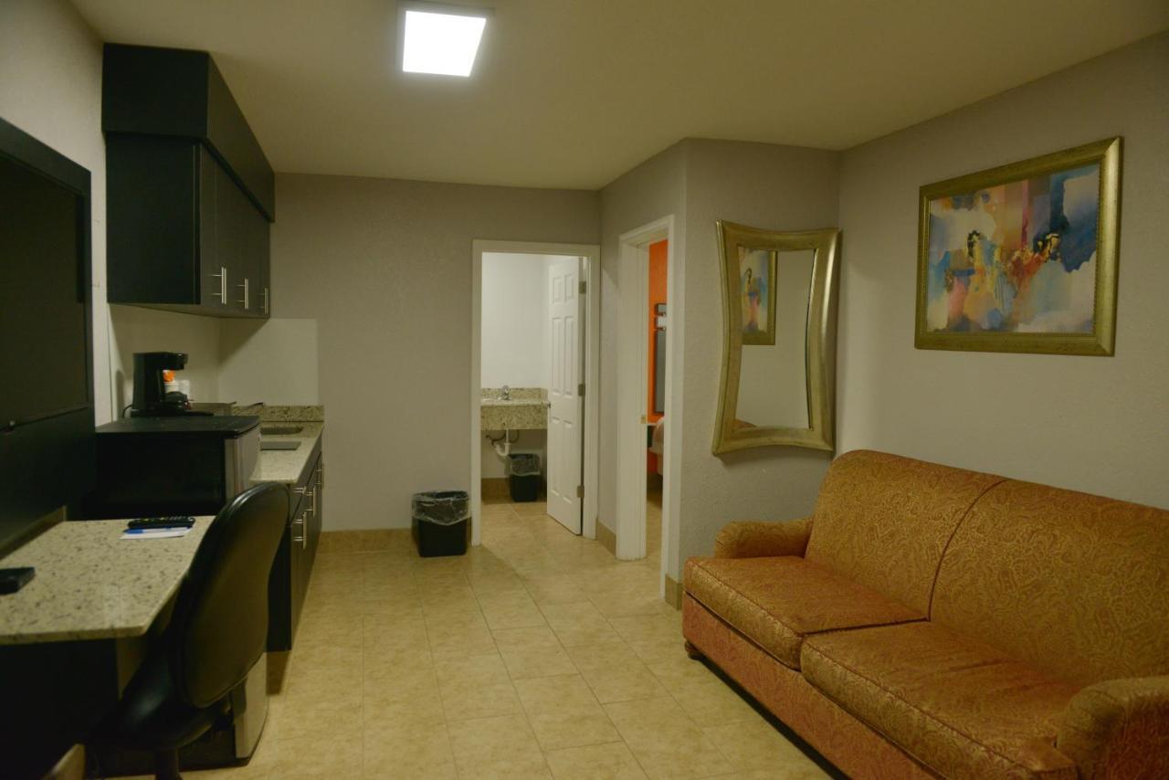 Rodeway Inn & Suites Winter Haven Chain Of Lakes エクステリア 写真